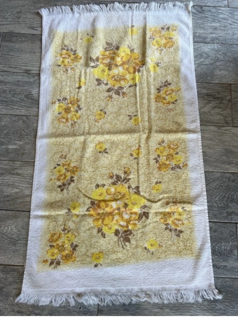 Retro Vintage Bath towel Floral Loop Yarn 100% Cotton Made In USA Yellow Fringe